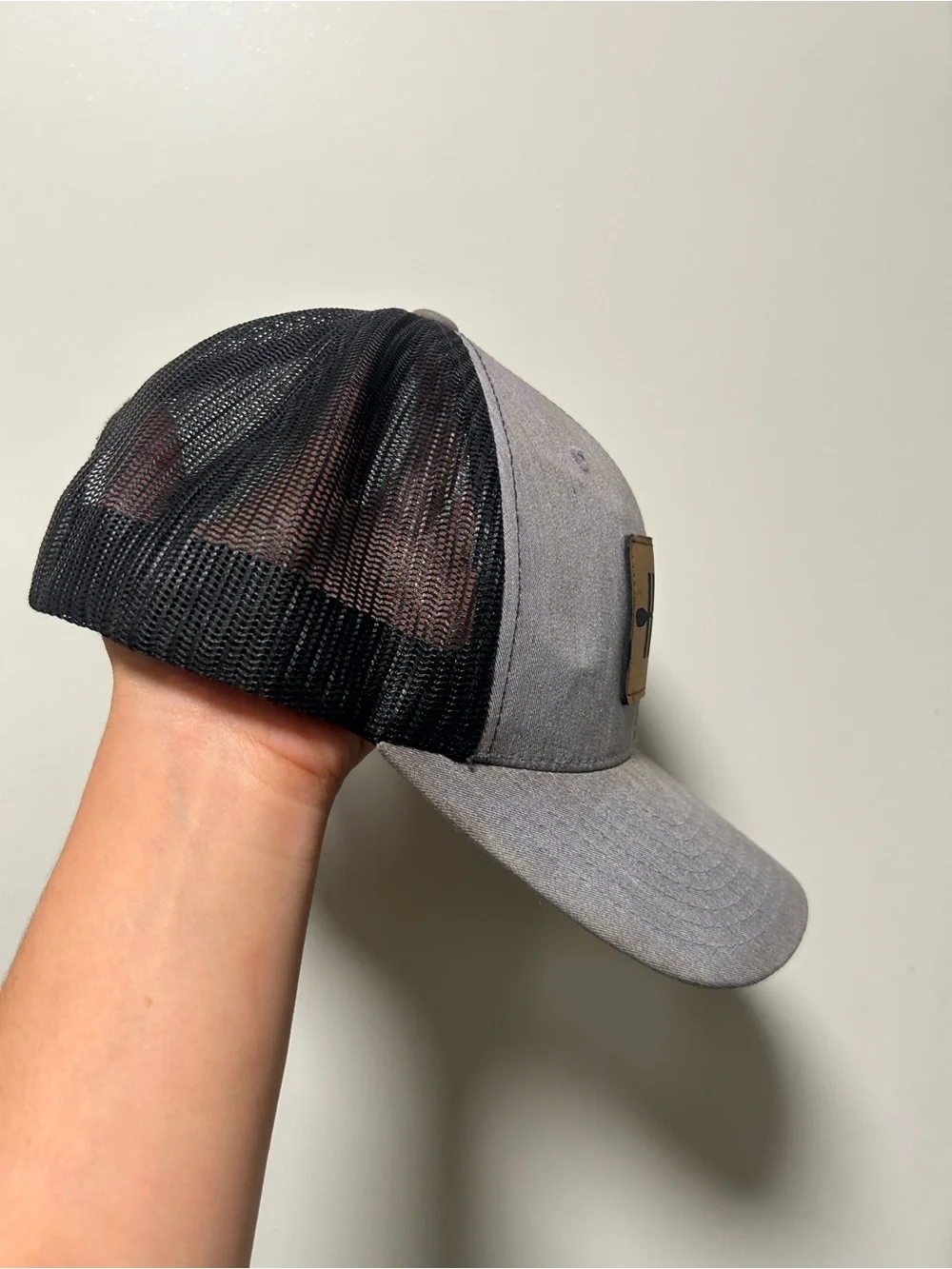 Gorpcore HAC paddle wood patch trucker hat • Gray & black mesh snapback